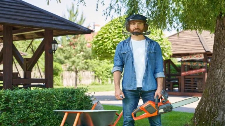 Which Battery Chainsaw Is Best for Home and Garden Use?