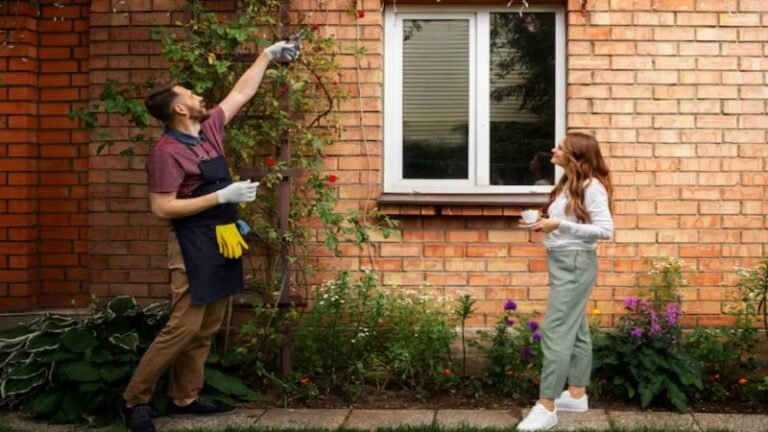 Signs Your Home Siding Needs Repair or Replacement